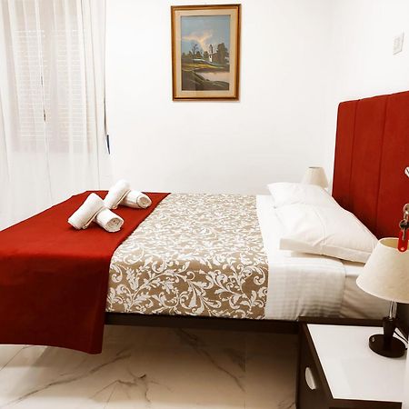 Stazione Telese 41 Bed & Breakfast Рим Екстериор снимка